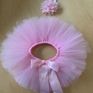 Newborn baby girl headband and tutu for photo shoot